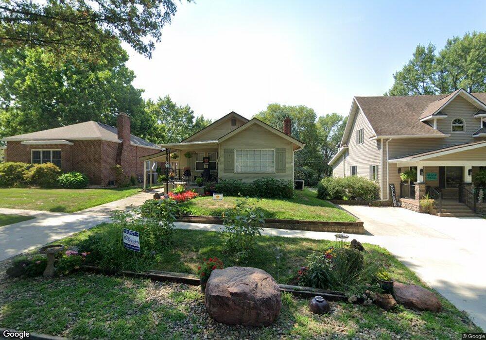 302 W Summit Ave, Shenandoah, IA 51601 - photo 1