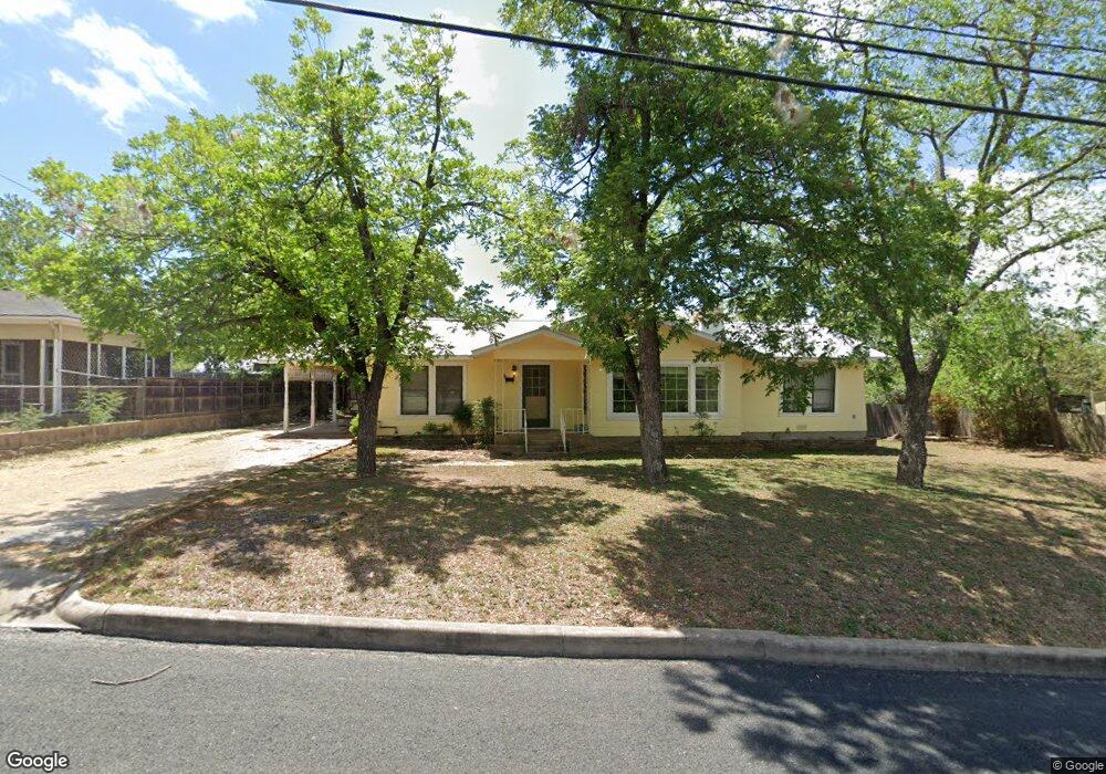 207 S Milam St, Fredericksburg, TX 78624 - photo 1