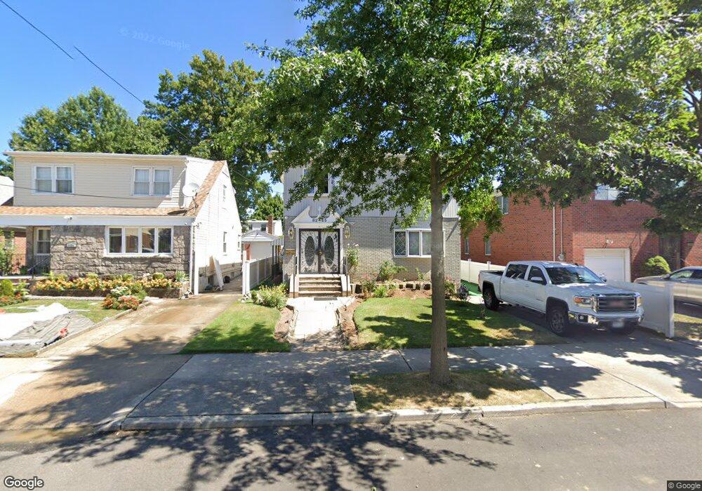 8255 260th St, Glen Oaks, NY 11004 - photo 1