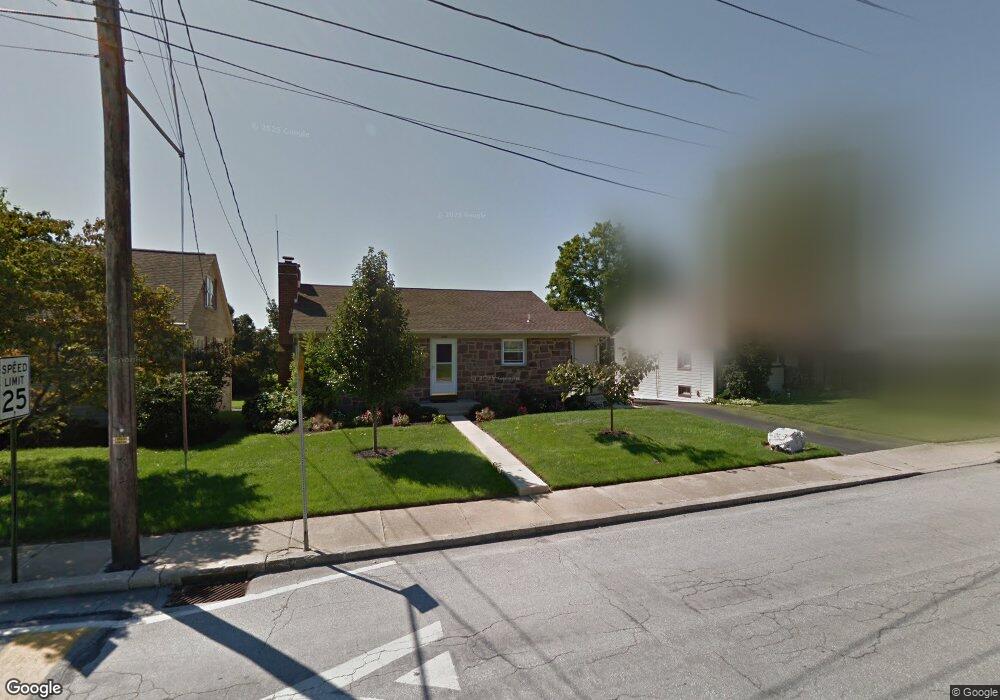 264 Locust St, New Holland, PA 17557 - photo 1