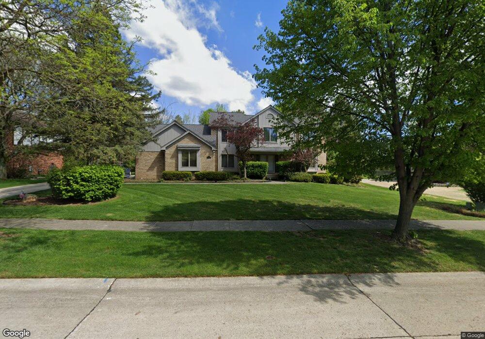 4949 Moonglow Dr, Troy, MI 48098 - photo 1