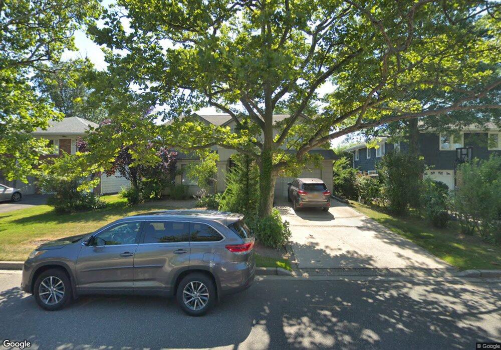 3 Harborview W, Lawrence, NY 11559 - photo 1