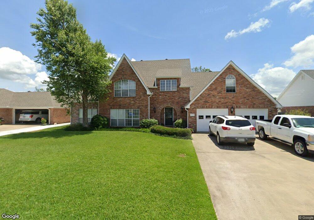 2425 Karen Ln, Lake Charles, LA 70605 - photo 1