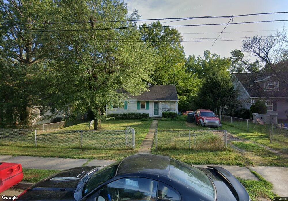 7403 Bethune St, Falls Church, VA 22043 - photo 1