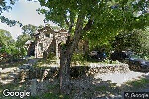 26 Glendon Rd, Woods Hole, MA 02543