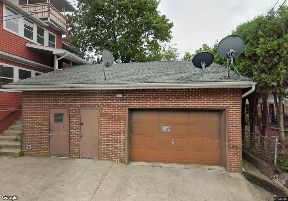 696 N Laurel St, Hazleton, PA 18201 - photo 1