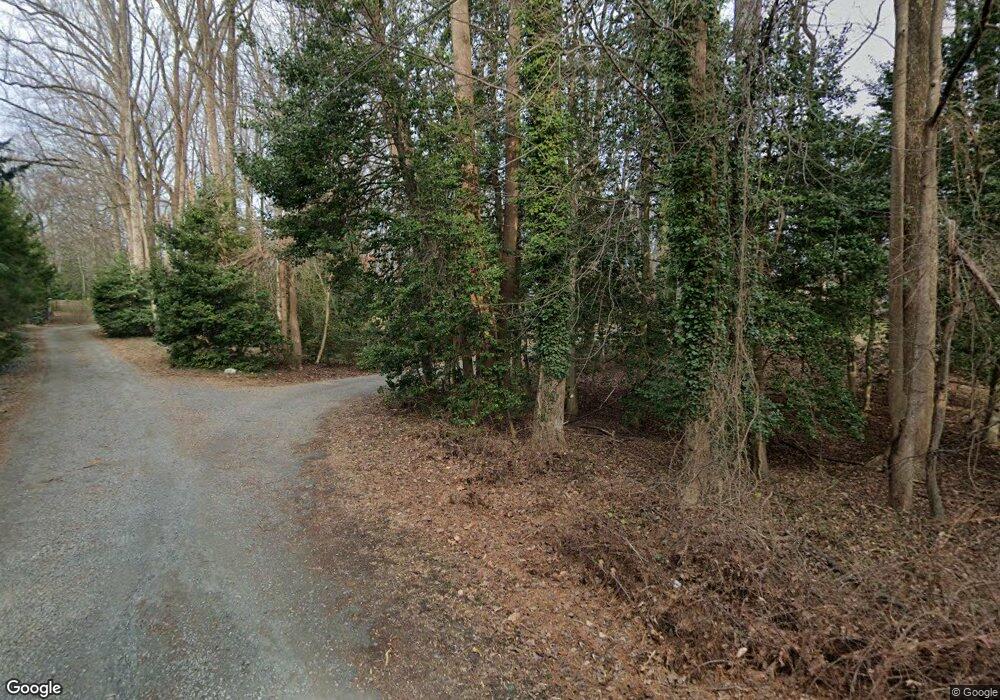 1158 Swinks Mill Rd, McLean, VA 22102 - photo 1