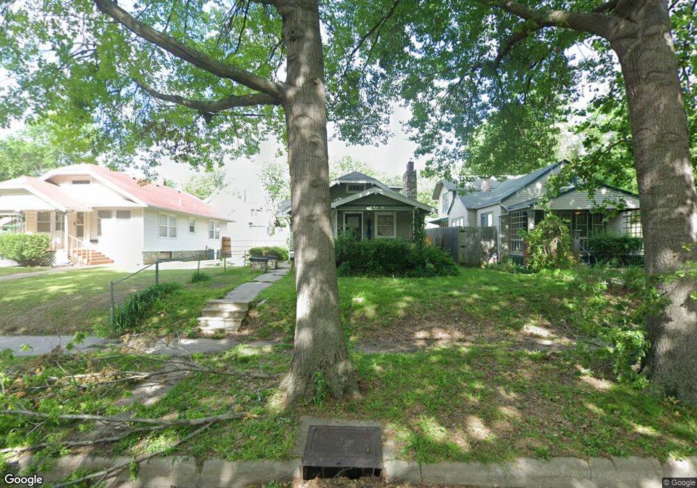 1239 SW Plass Ave, Topeka, KS 66604 - photo 1