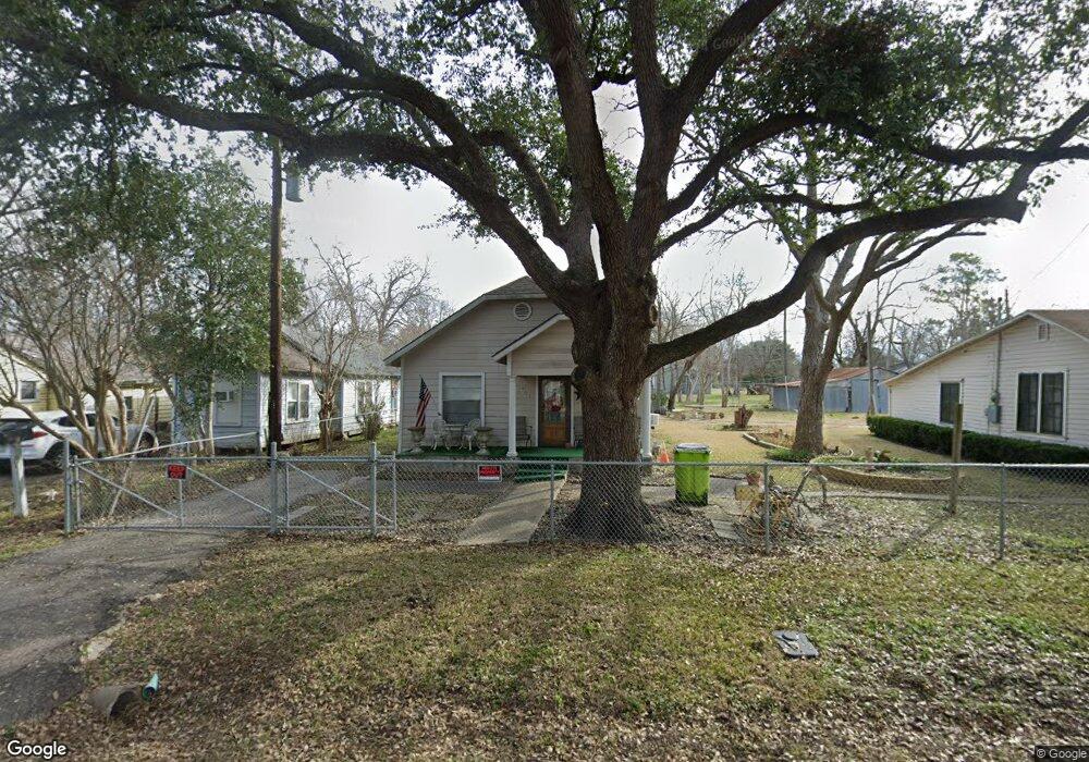 401 1st St, Rosenberg, TX 77471 - photo 1