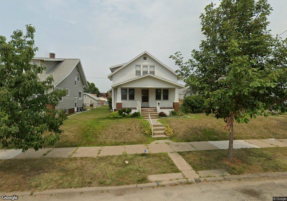 2025 D St SW, Cedar Rapids, IA 52404 - photo 1