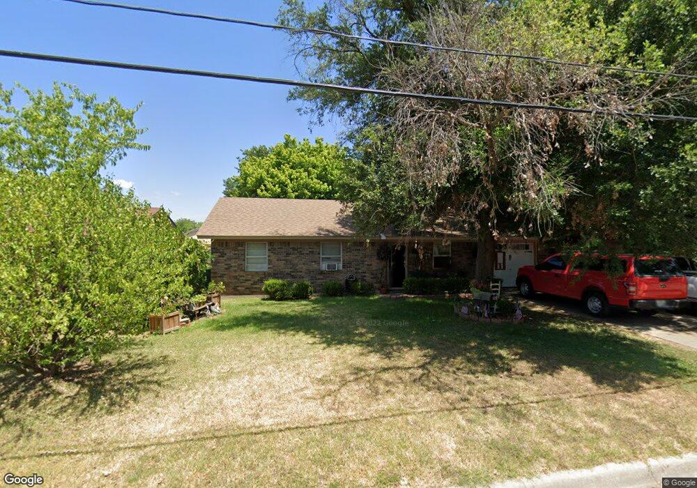 1005 Oneal St, Gainesville, TX 76240 - photo 1