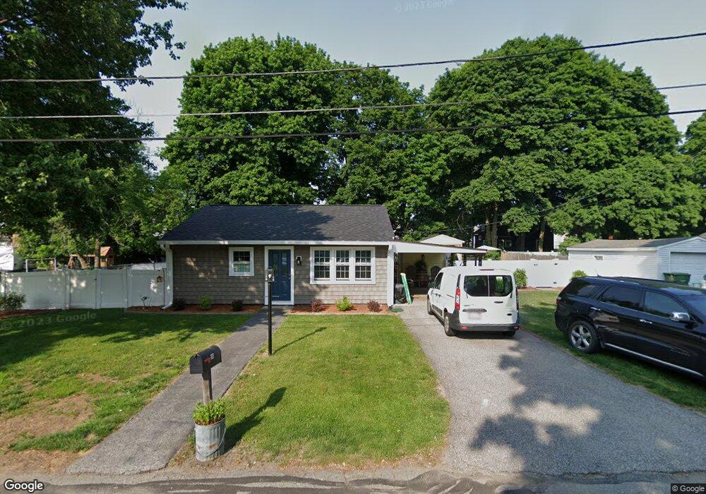 10 C St unit 10C, Uxbridge, MA 01569 - photo 1