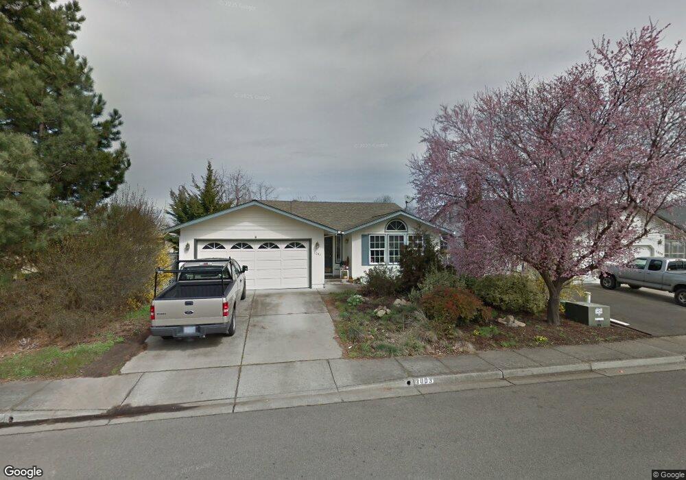 1003 Fairfield Ave, Central Point, OR 97502 - photo 1