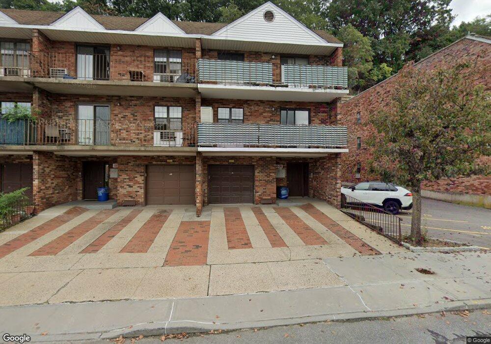 6609 242nd St unit 14A, Little Neck, NY 11362 - photo 1