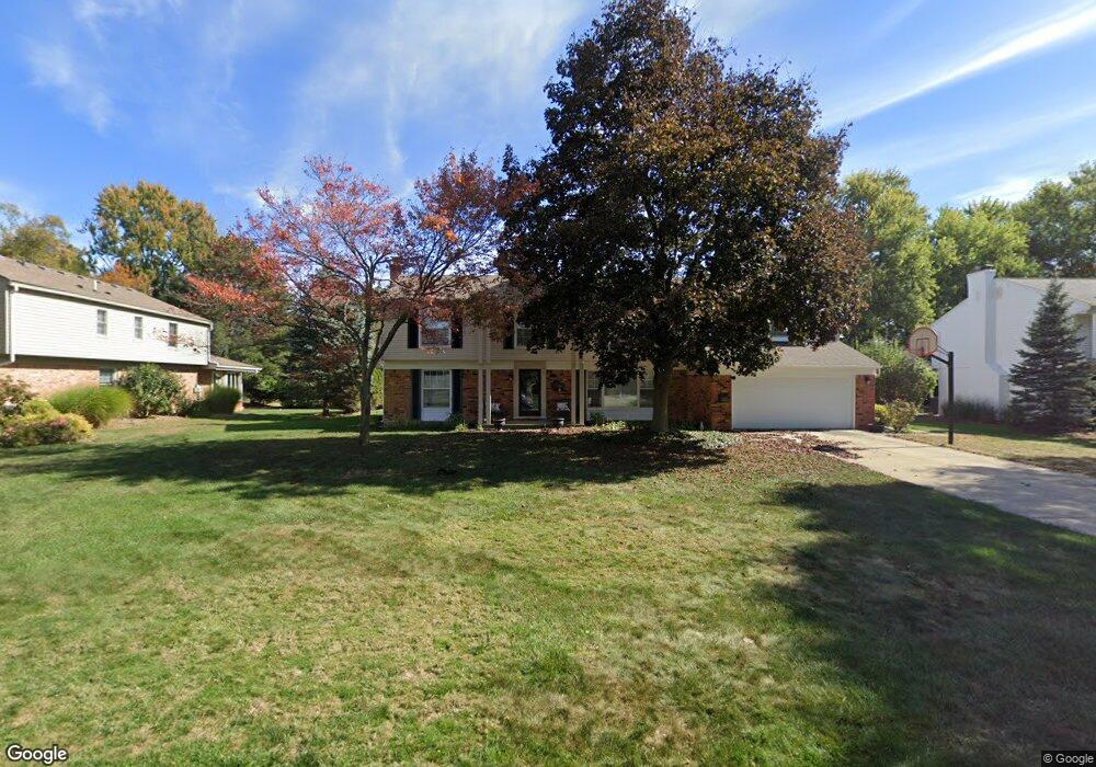 3269 E Breckenridge Ln, Bloomfield Hills, MI 48301 - photo 1