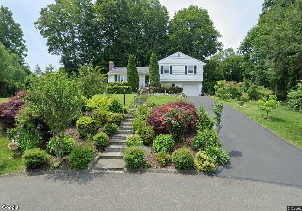 11 Junebar Ln, Norwalk, CT 06851 - photo 1