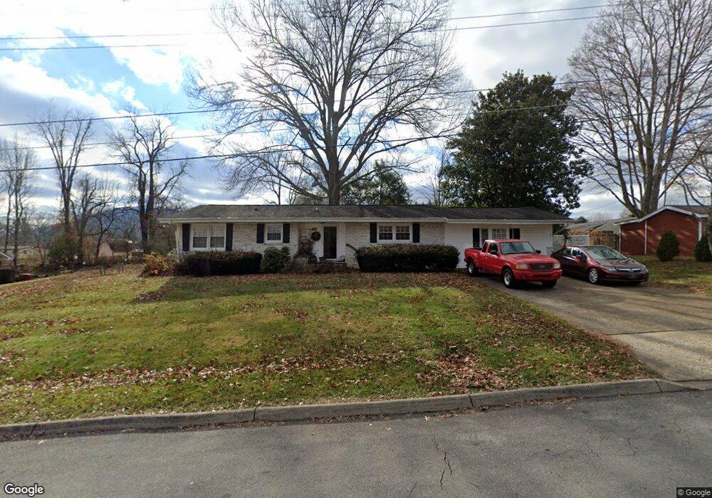 2202 Ridgefield Dr, Johnson City, TN 37601 - photo 1