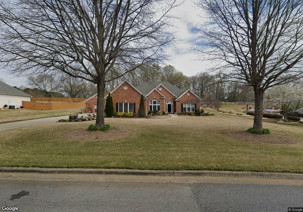 913 Cruce Lake Dr, Hoschton, GA 30548 - photo 1