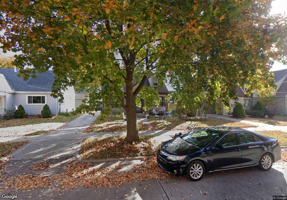 1133 N 16th St, Manitowoc, WI 54220 - photo 1