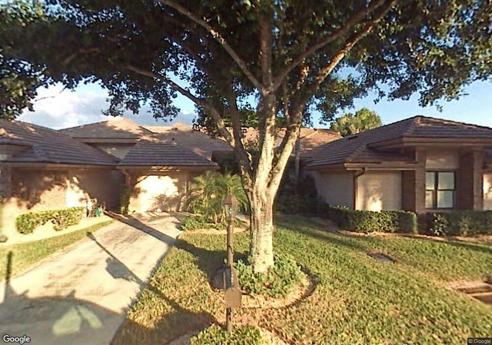 581 Park Shore Dr unit 2, Naples, FL 34103 - photo 1