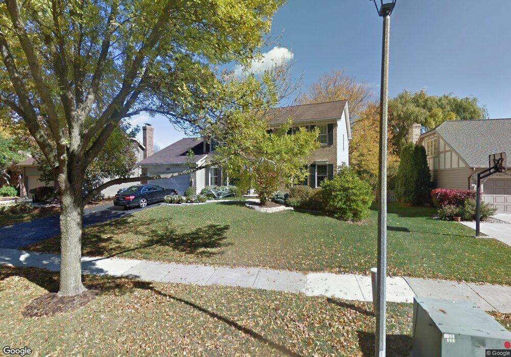 1172 Kenilworth Cir, Naperville, IL 60540 - photo 1