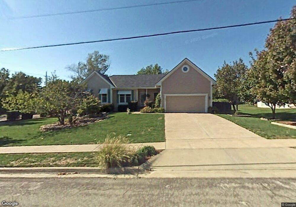 7834 Allman Rd, Shawnee, KS 66217 - photo 1