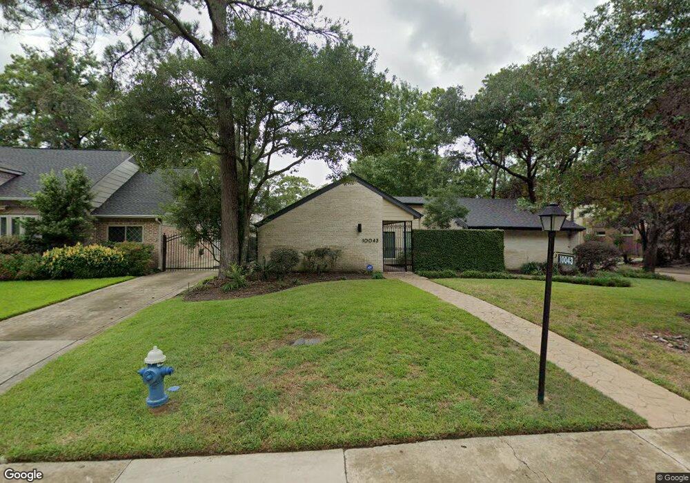 10043 Briar Dr, Houston, TX 77042 - photo 1