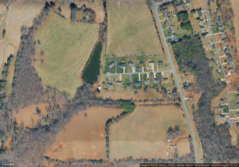 135 Mallory Ln, Statesville, NC 28625 - photo 1