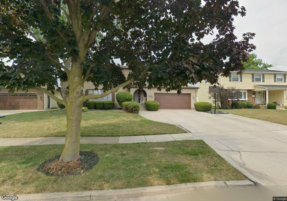 1091 Bowen Dr W, North Tonawanda, NY 14120 - photo 1