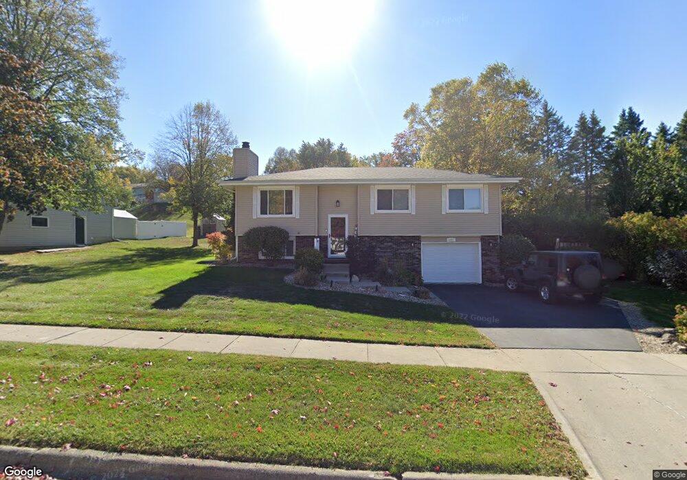 1521 S 15th Ave W, Newton, IA 50208 - photo 1