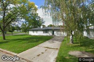 304 5th Ave SE, Hillsboro, ND 58045