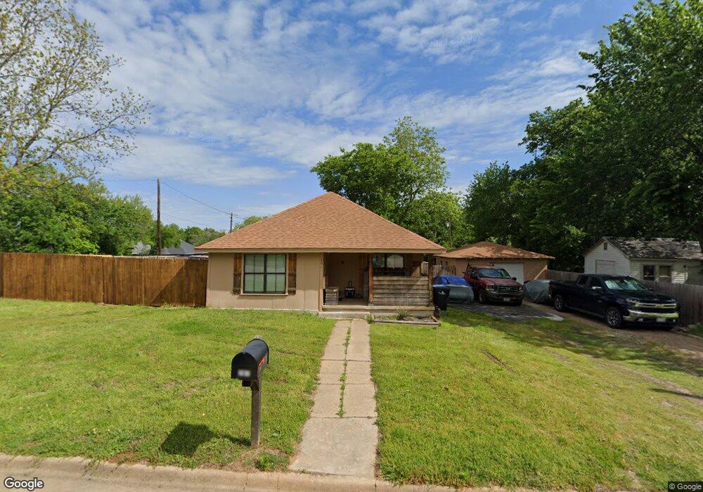 201 E Munson St, Denison, TX 75021 - photo 1