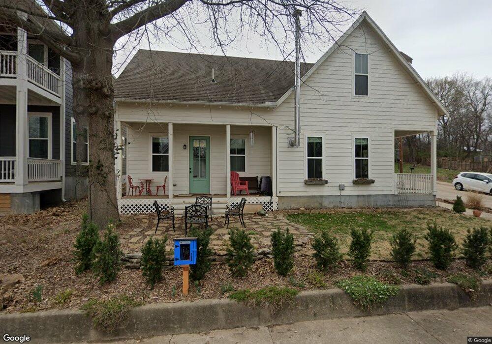 911 S Washington Ave, Fayetteville, AR 72701 - photo 1