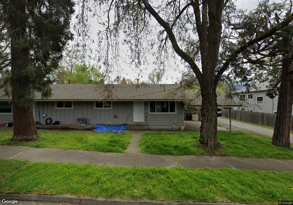 411 NW Clarke St, Grants Pass, OR 97526 - photo 1