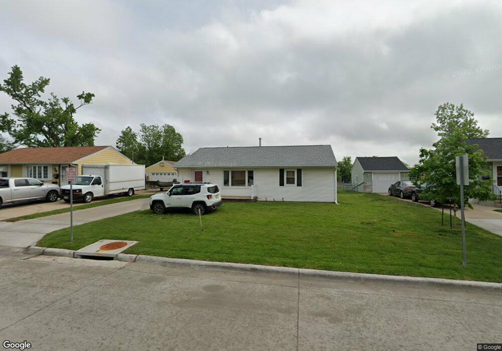 1245 20th St SW, Cedar Rapids, IA 52404 - photo 1