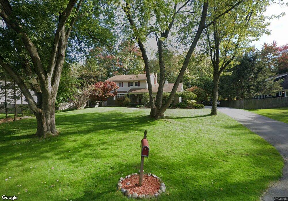 952 Avon Crest Blvd, Schenectady, NY 12309 - photo 1