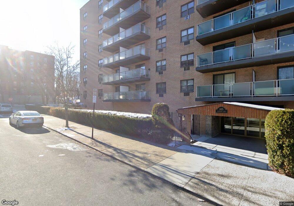 145 Valentine Ln unit 1E, Yonkers, NY 10705 - photo 1