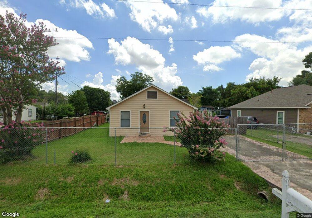 903 Cloverleaf St, Houston, TX 77015 - photo 1