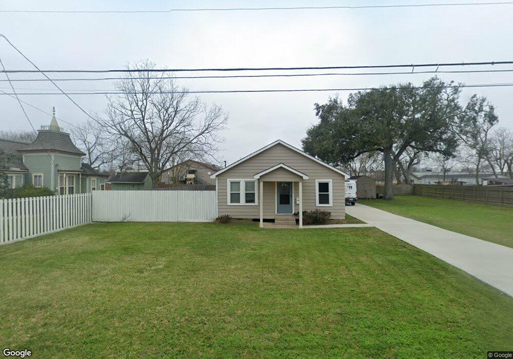 119 E Dumble St, Alvin, TX 77511 - photo 1