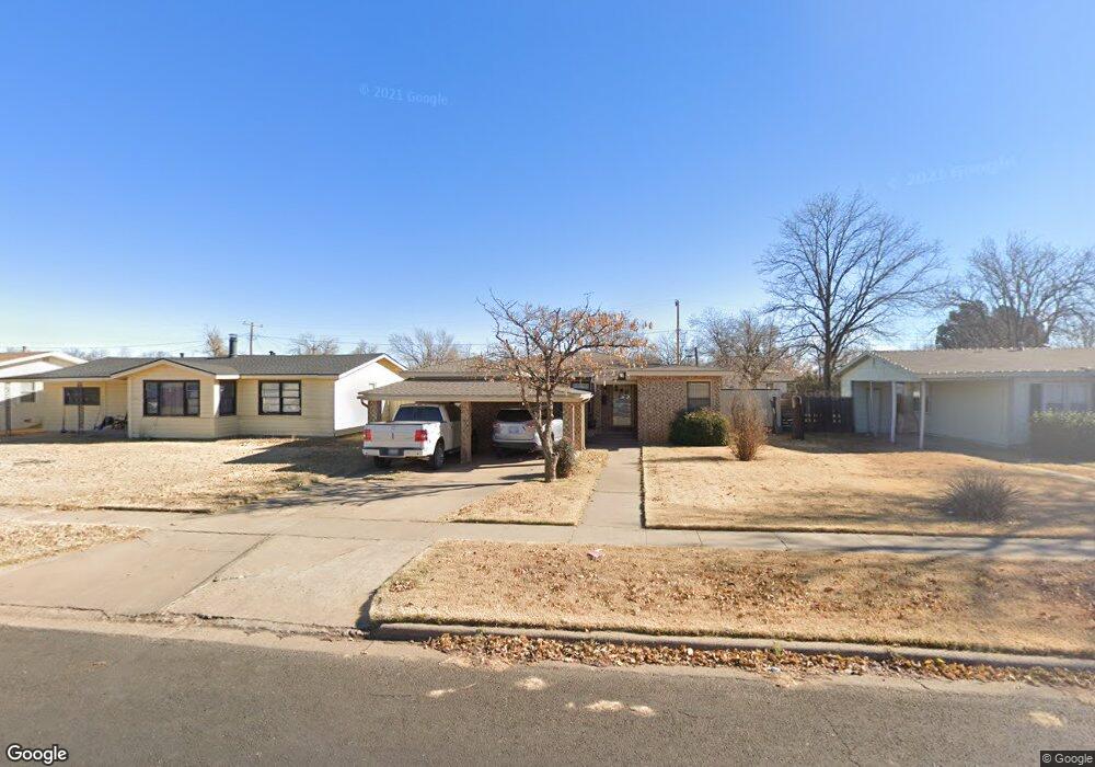 214 Juanita St, Plainview, TX 79072 - photo 1