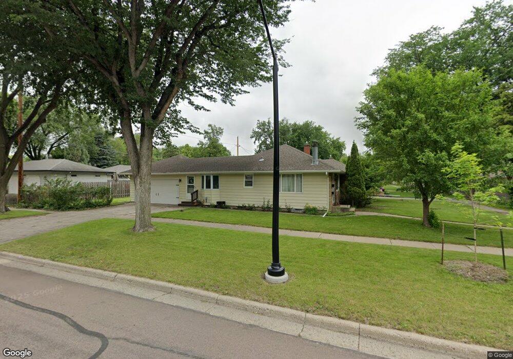 2202 9th St N, Fargo, ND 58102 - photo 1