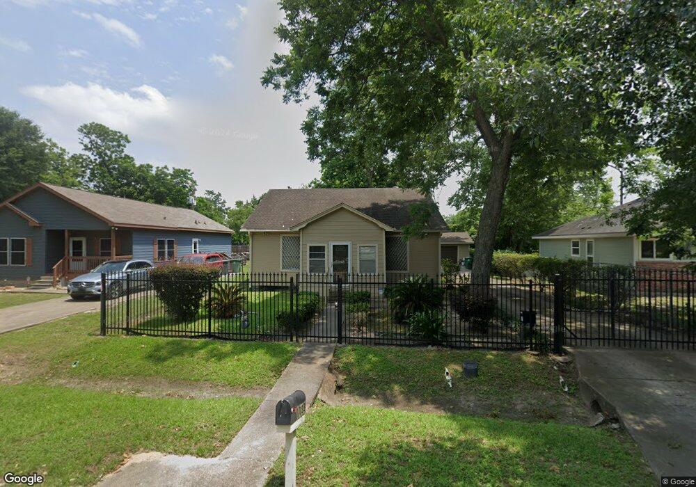 1033 Saint Clair St, Houston, TX 77088 - photo 1