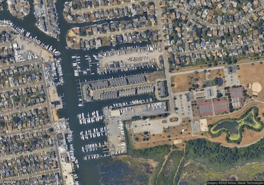 53 Ocean Watch Ct unit 53, Freeport, NY 11520 - photo 1