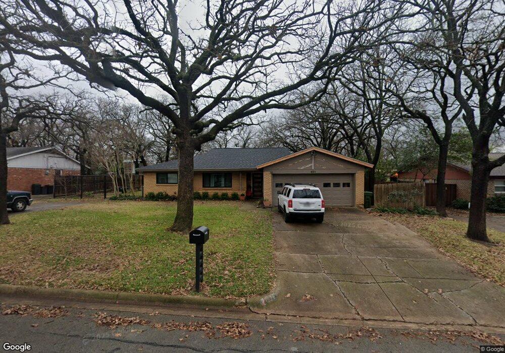 529 W Pleasantview Dr, Hurst, TX 76054 - photo 1