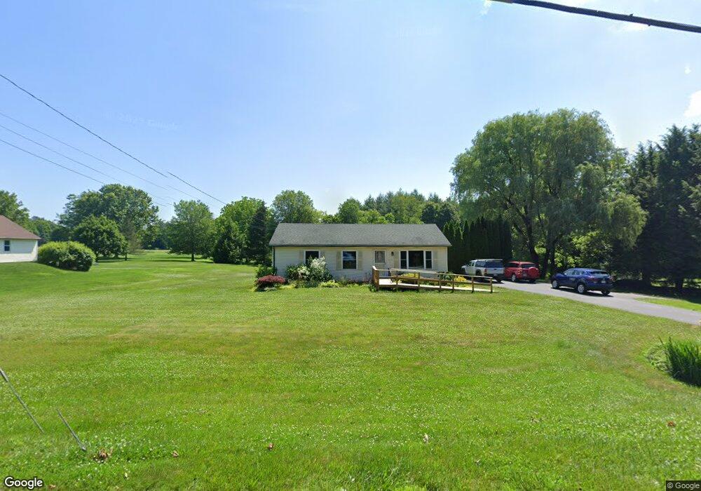 673 Country Club Rd, Greenfield, MA 01301 - photo 1