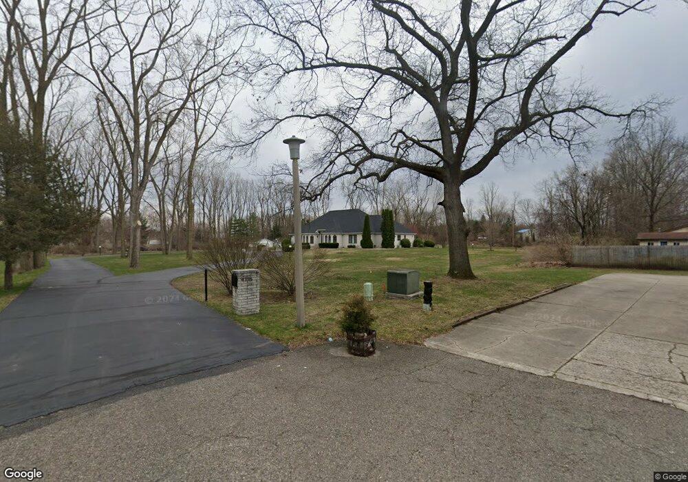 8395 Wesley Dr, Flushing, MI 48433 - photo 1