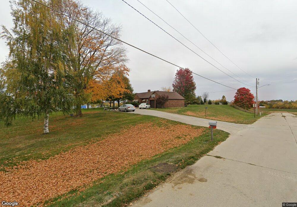 2079 W 18th St S, Newton, IA 50208 - photo 1