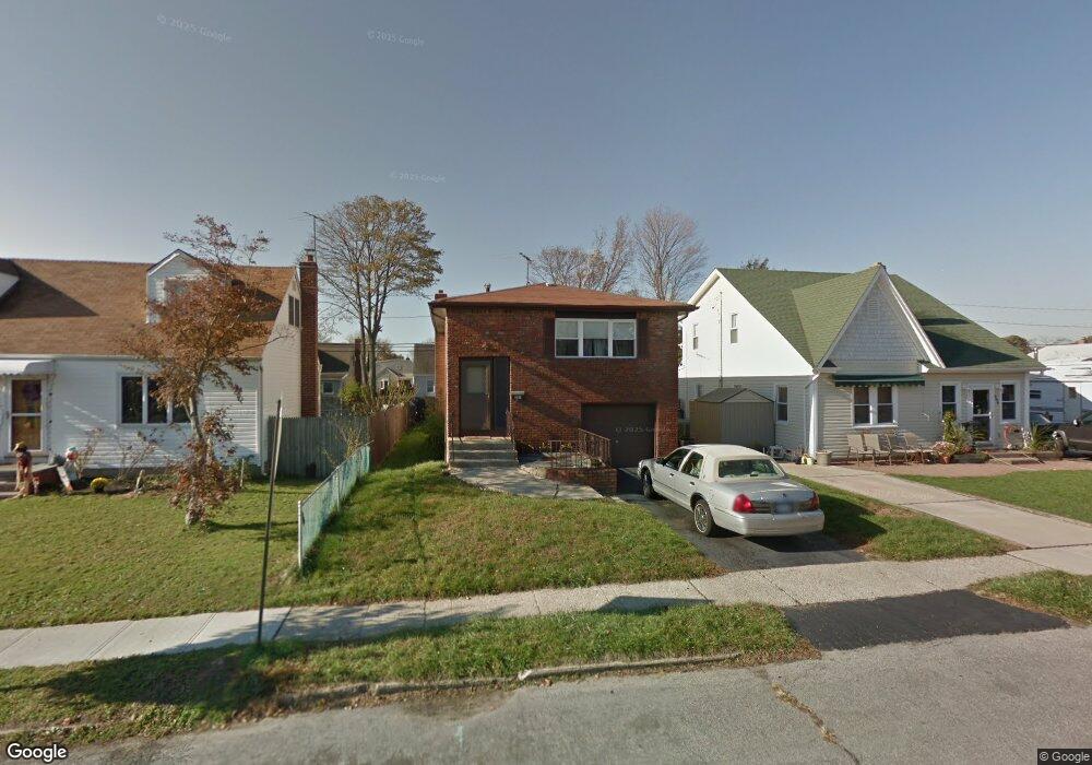 207 Deauville Pkwy, Lindenhurst, NY 11757 - photo 1