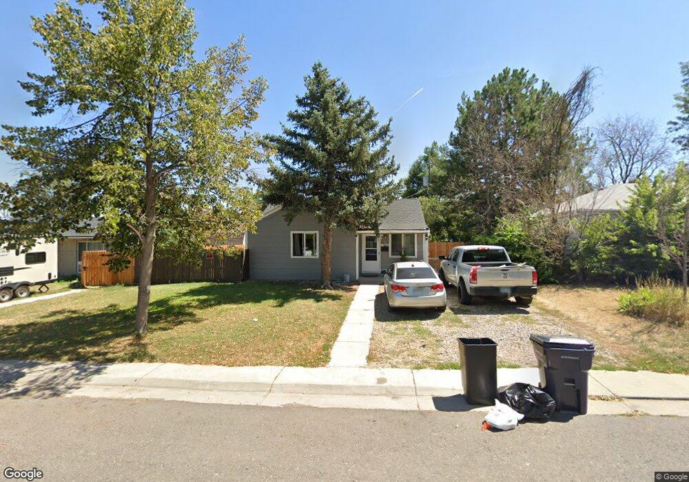 1080 Macon St, Aurora, CO 80010 - photo 1