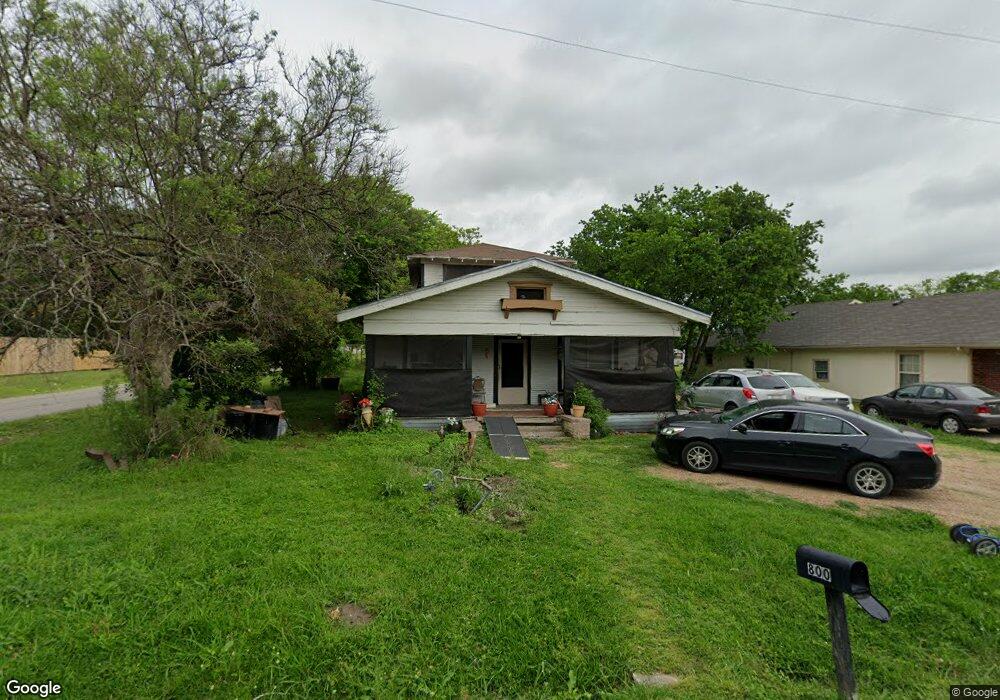 800 E Decatur St, Ennis, TX 75119 - photo 1